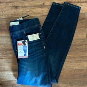 NWT Levi Strauss Signature pull on Super skinny jeans Sz 6/ W 28